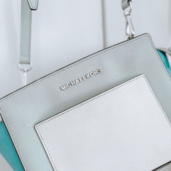 Michael Kors // TRI COLOR SELMA MESSENGER - Picture 2 of 5